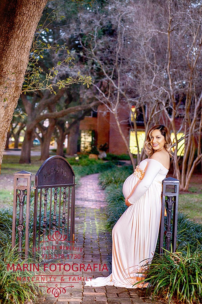 Futuras Mamas-Mamas-Embarazadas-Cubanas-Maternidad-Ideas Maternity Photo-Sessions-Fotografos de Maternidad-Maternity Photographer in Houston