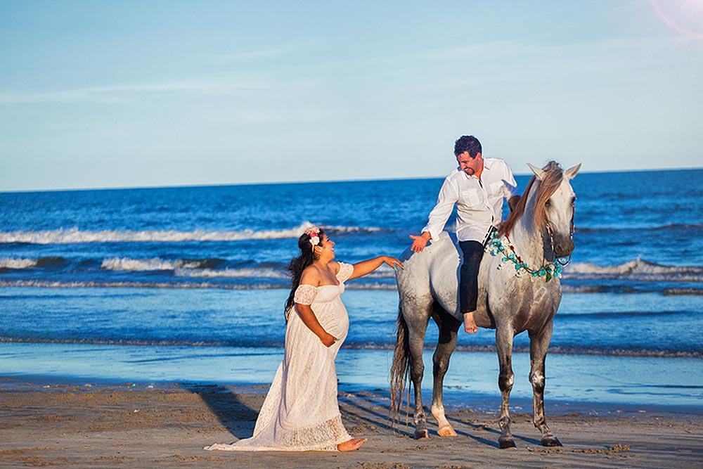 Maternidad-embarazada-foto-playa-beach-caballo-horse-arena-sand-maternity-pregnant-image-maternity-fotografia-fotografo-photography-photographer